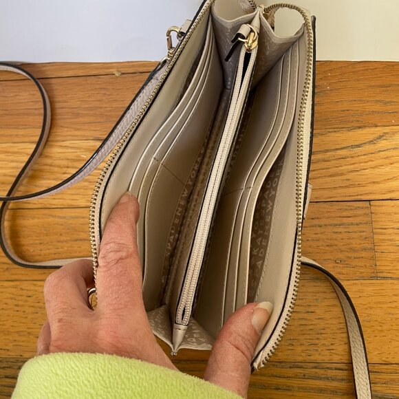 Kate Spade New York Jackson Small Tab Crossbody in Beige - Picture 4 of 9